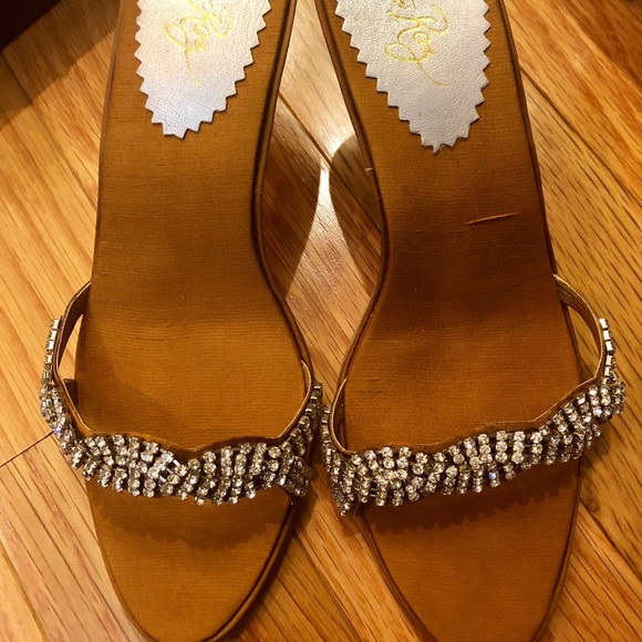 An-Roz Shoes - 💥CARAMEL DRESS HEELS WITH EMBELLISHED STRAPS